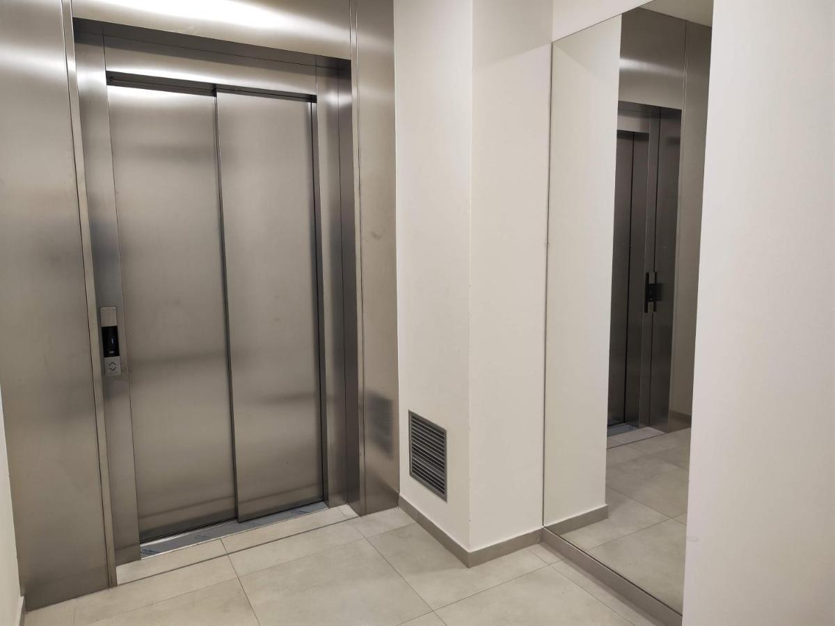 Apartmán Yarn - Brand New - Free Parking - Balcony With View - Shopping Mall