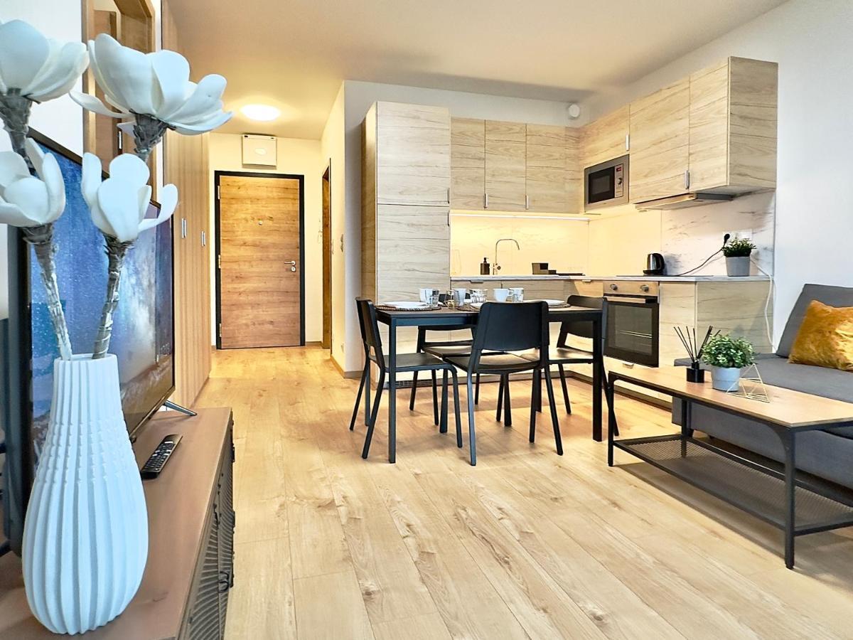 Apartmán Yarn - Brand New - Free Parking - Balcony With View - Shopping Mall